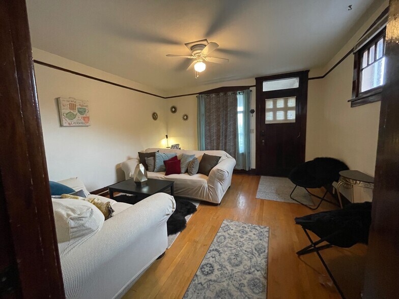 Building Photo - 963 Lewisohn St