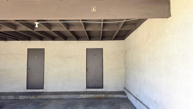 Building Photo - 1086 Springfield St