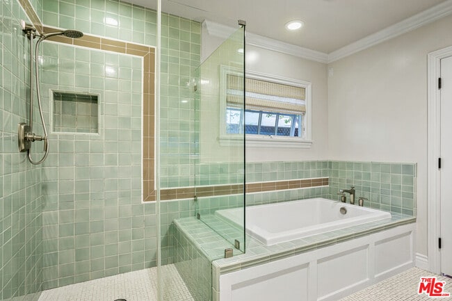 Building Photo - 4537 Agnes Ave