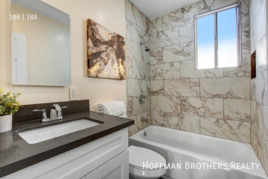 Building Photo - 4010 W 130th St