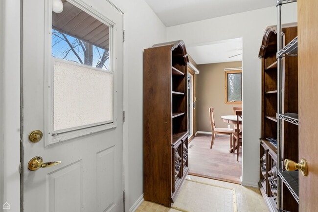 Building Photo - 409 Kensington Dr