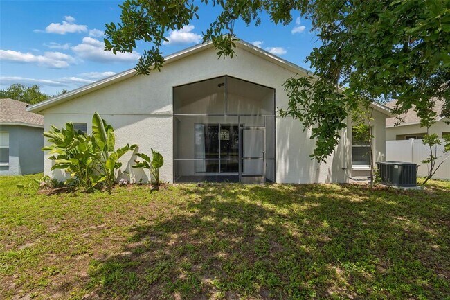 Building Photo - 2222 Roanoke Springs Dr