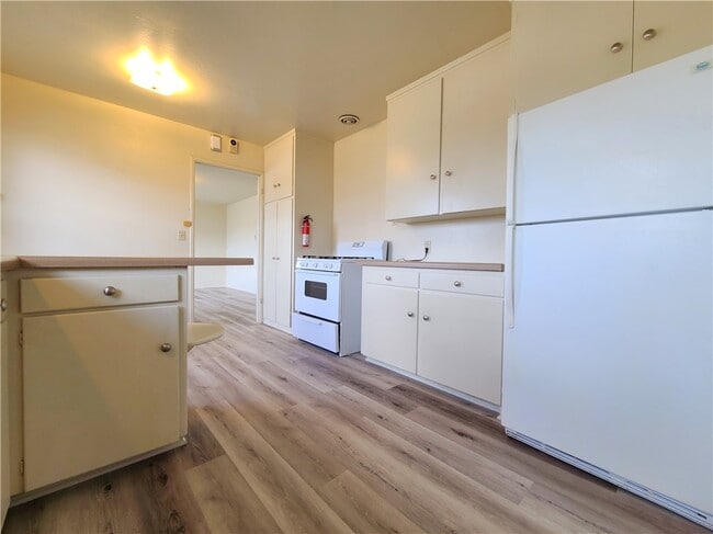 Building Photo - 24609 Richman Dr