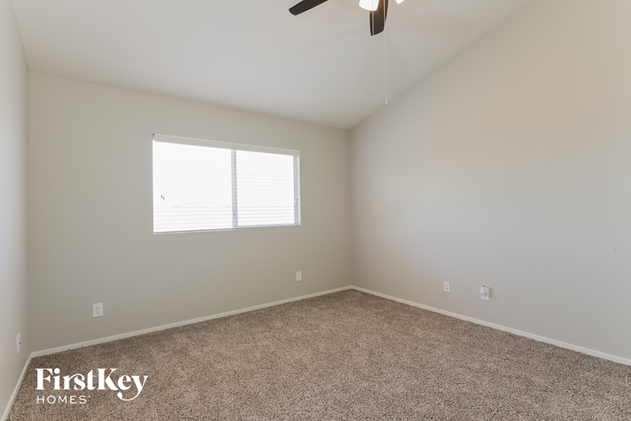 Building Photo - 528 Waterwheel Falls Dr