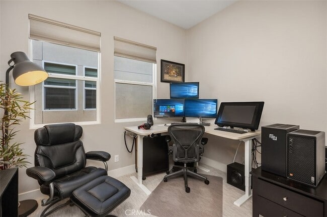 Building Photo - 227 Follyhatch