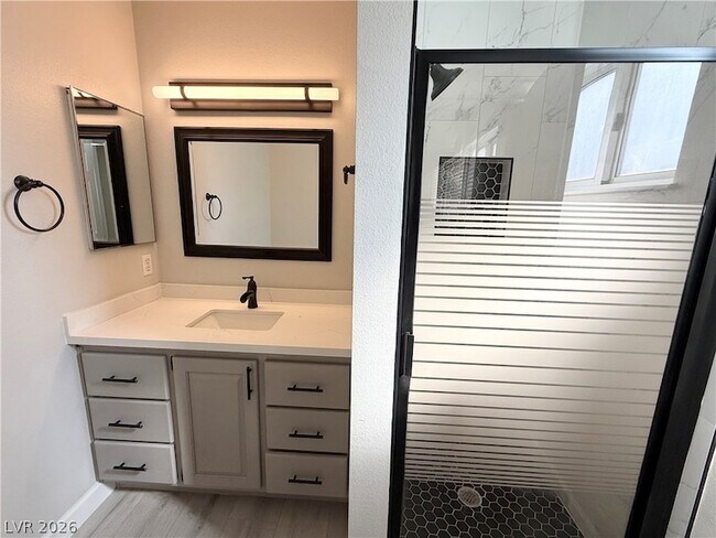 Building Photo - 325 Greenfield Ln