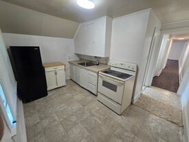 Building Photo - 1533 S 13th St