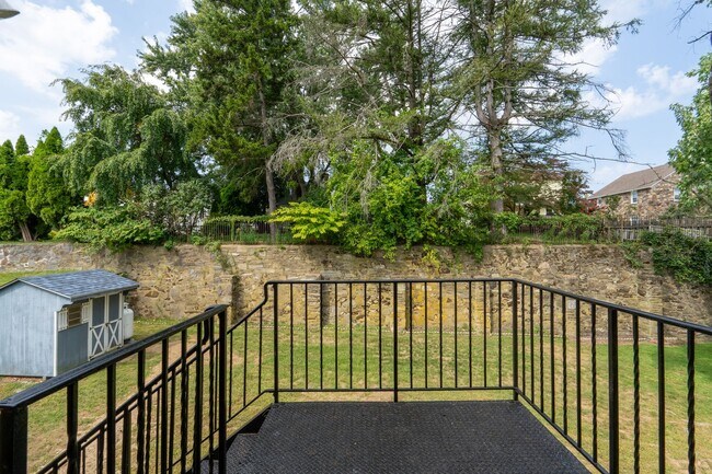 Building Photo - Rare 4 bed Gem in Marple Newtown