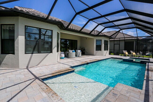 Building Photo - BRAND NEW** STUNNING POOL HOME**PROFESSIONALLY DECORATED**3 BEDS + DEN/ 3 FULL BATHS***ESPLANADE ...