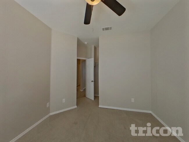 Building Photo - 1081 Treehouse Ln