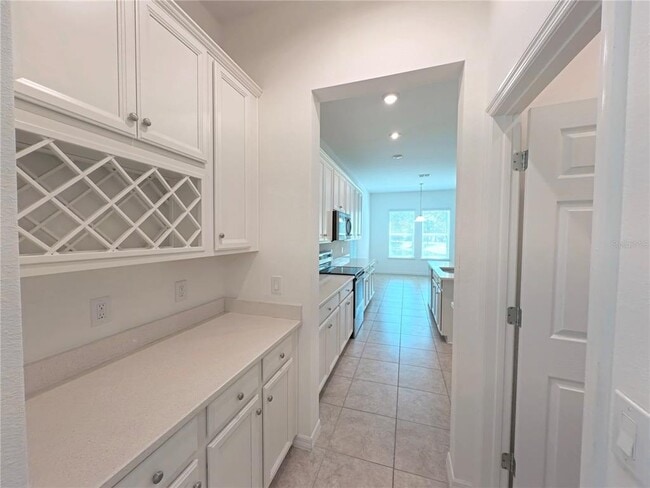 Building Photo - 12676 Salomon Cove Dr