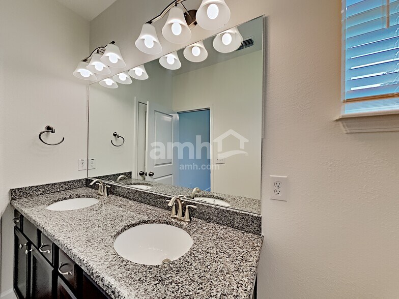 Building Photo - 2812 Wilder Meadows Ln