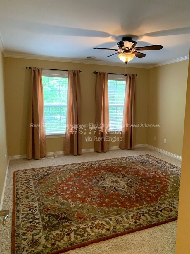 Building Photo - 300 Genesis Dr