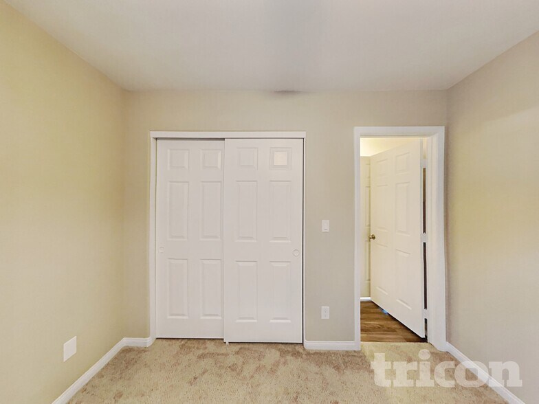 Building Photo - 10626 Seasonable Dr