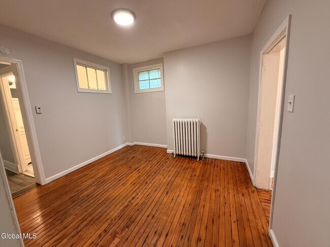 Building Photo - 531 Hamilton St