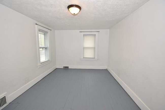 Building Photo - River Park Charming 3 bedroom Single Famil...