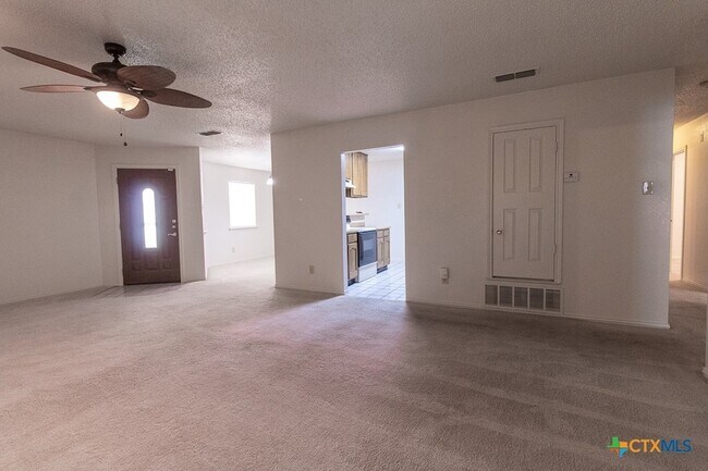 Building Photo - 2018 Newton Dr