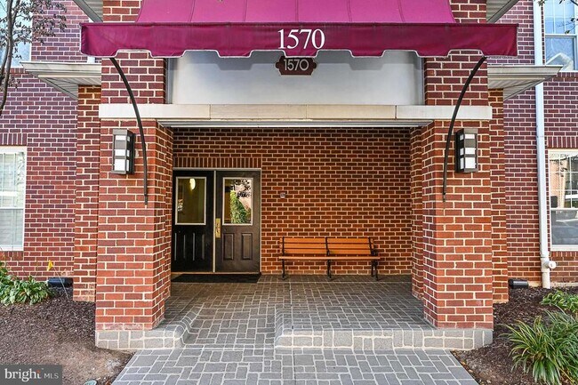 Building Photo - 1570 Spring Gate Dr.