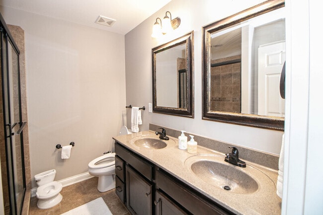 Building Photo - 1088 Jon Dr