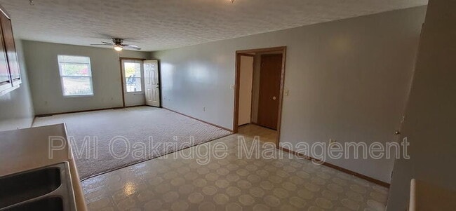 Building Photo - 765 Campbell Rd