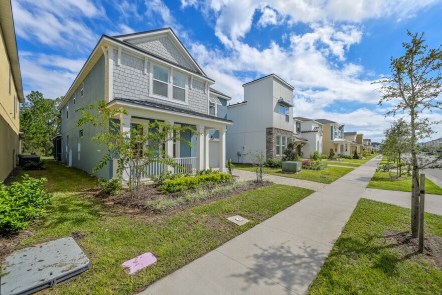 Building Photo - 1939 Tropical Palms Cir