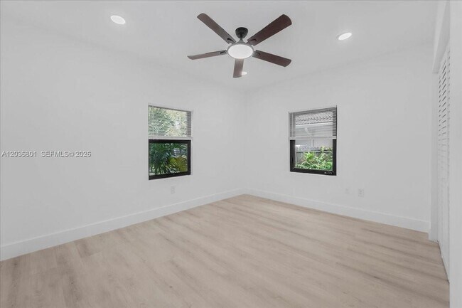 Building Photo - 5220 SW 6th St