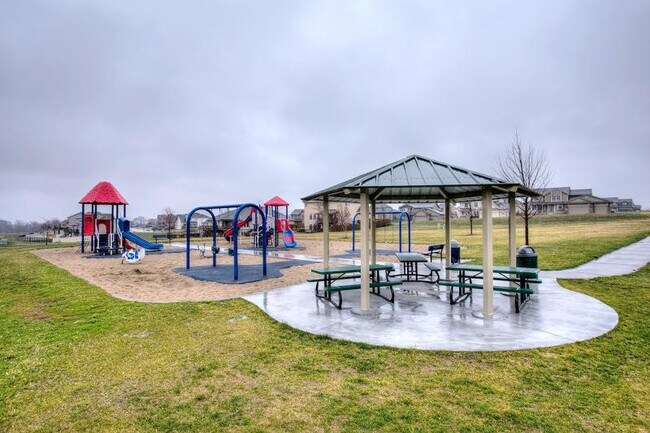 Building Photo - 4613 Springview Dr