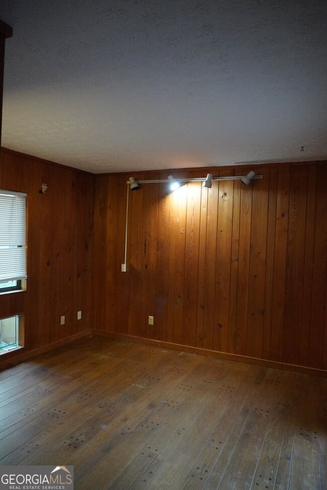 Building Photo - 195 Woodstone Dr