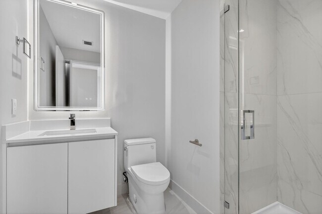 Building Photo - 700 NE 24th St