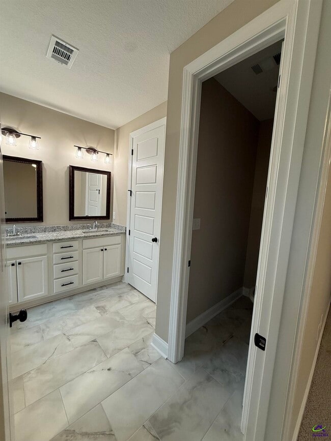 Building Photo - 414 Colt Ct