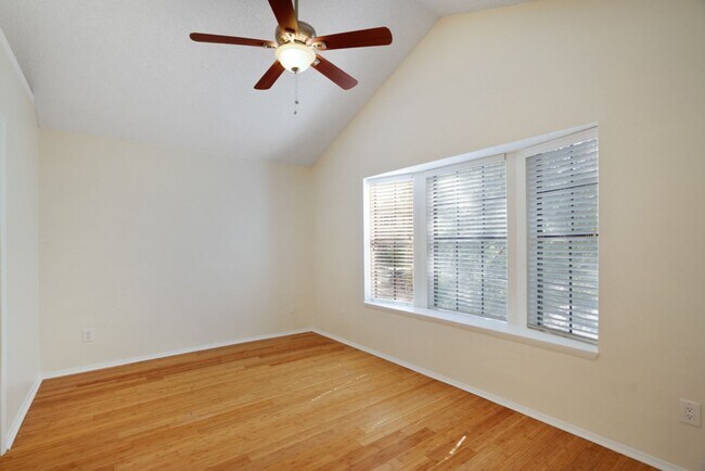 Building Photo - 11901 Swearingen Dr