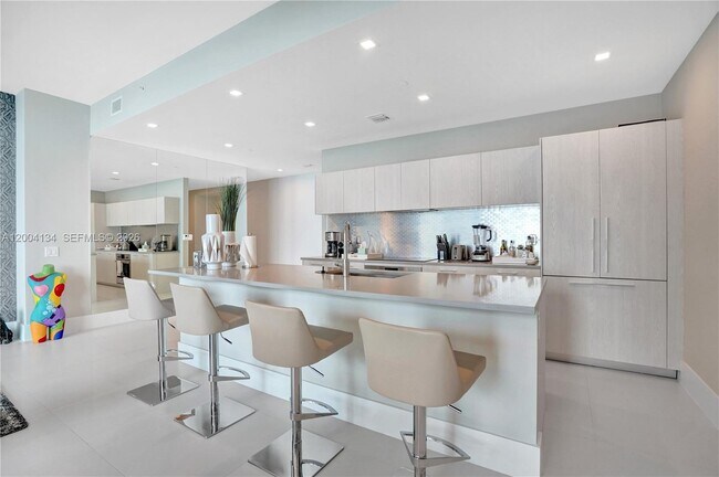 Building Photo - 501 NE 31st St