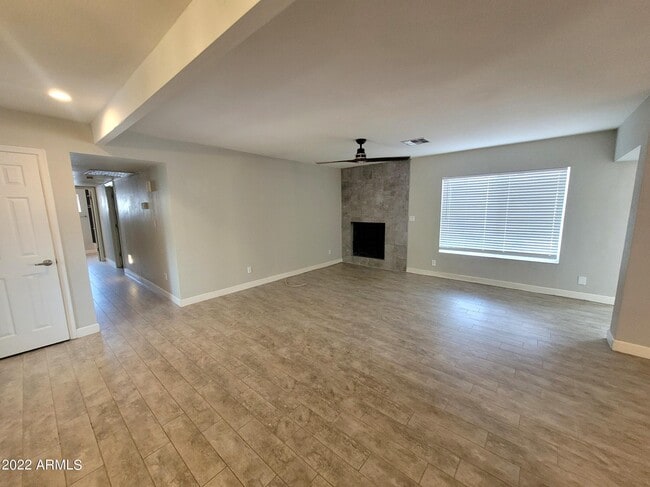Building Photo - 8826 E Altadena Ave