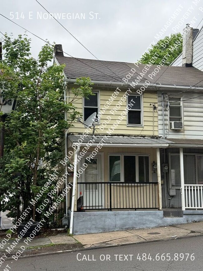 Primary Photo - 514 E Norwegian St