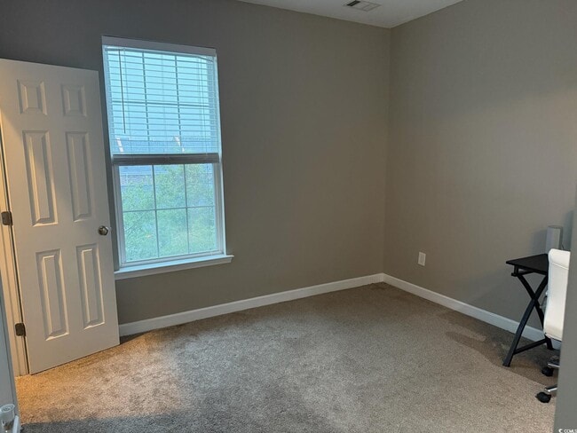 Building Photo - 926 Price Ln