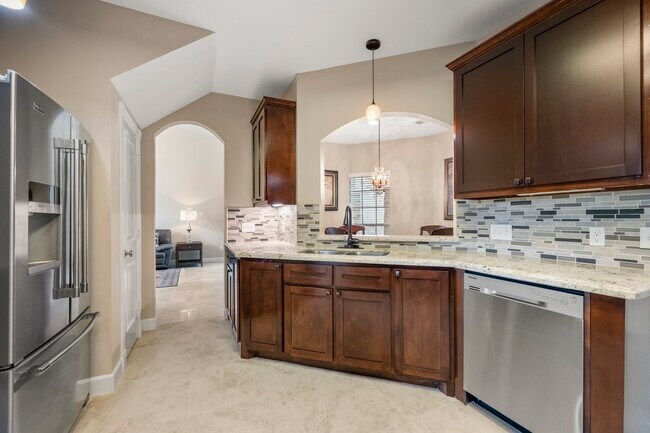 Building Photo - 6830 Jasmine Pl