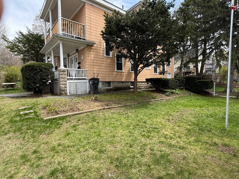 Building Photo - 6 15th Ave