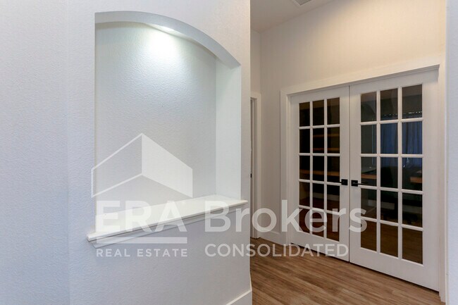 Building Photo - 6110 Melanie Dr