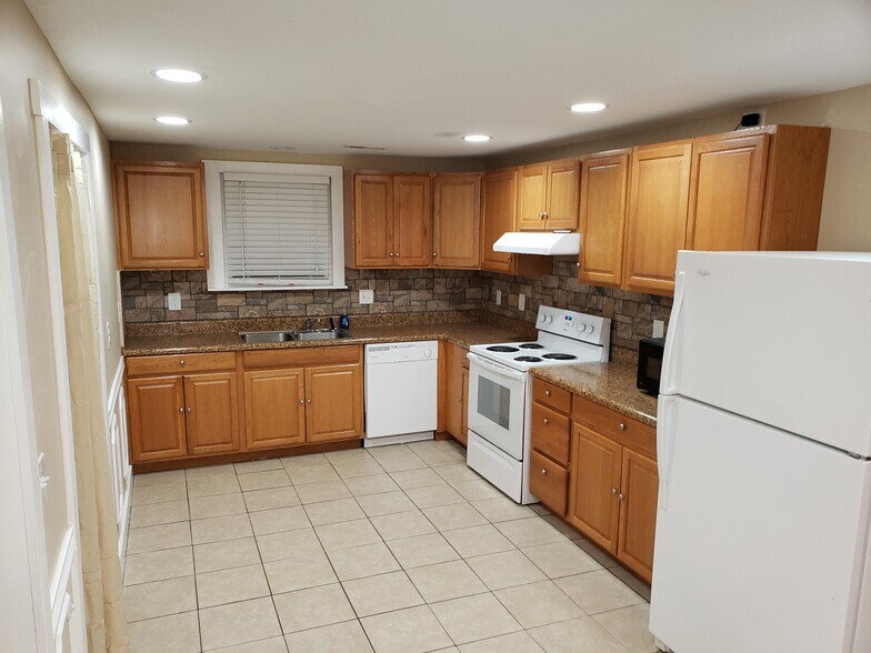 Primary Photo - 1703 Wright Blvd