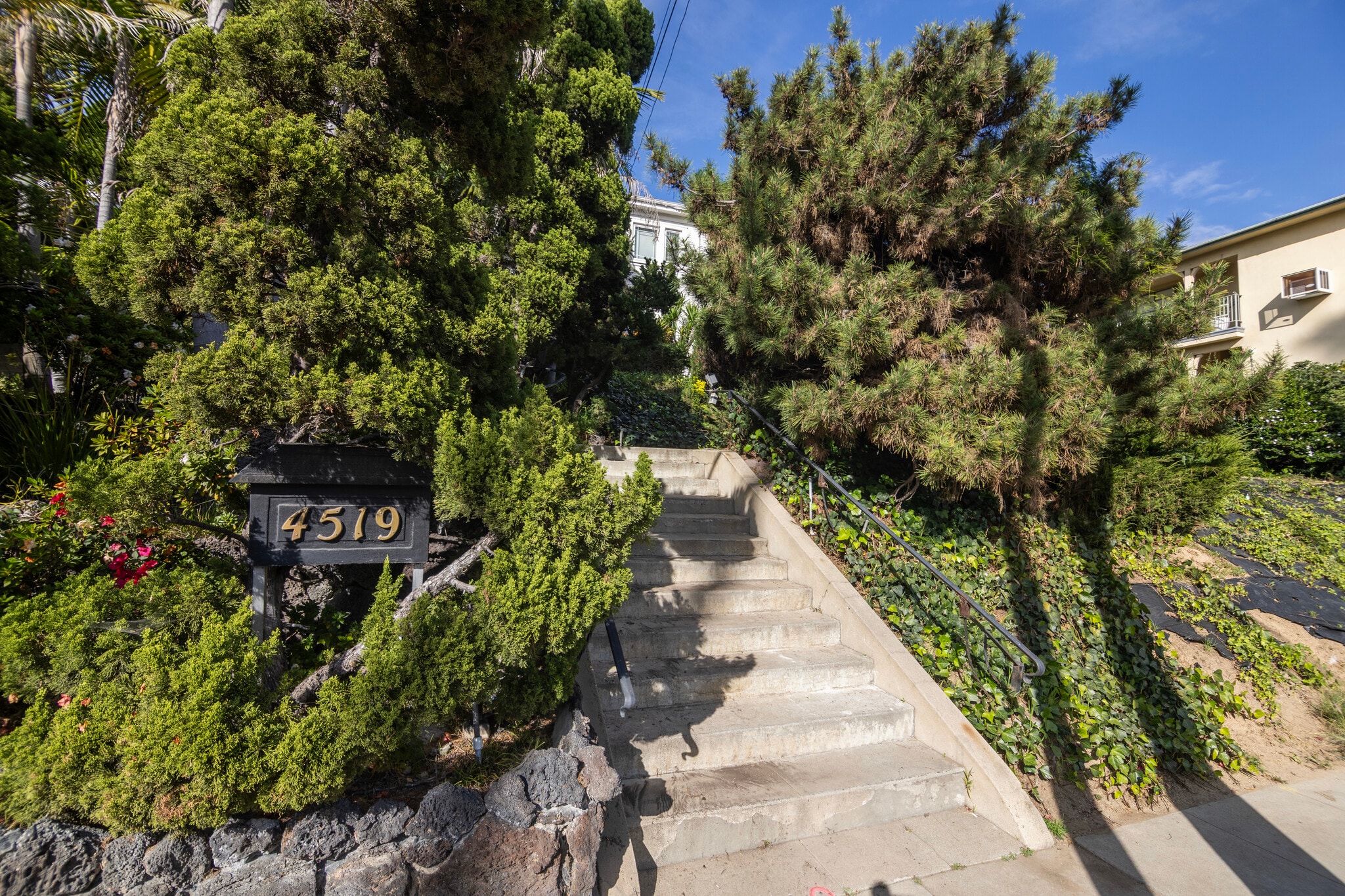 Building Photo - 4519 Finley Ave