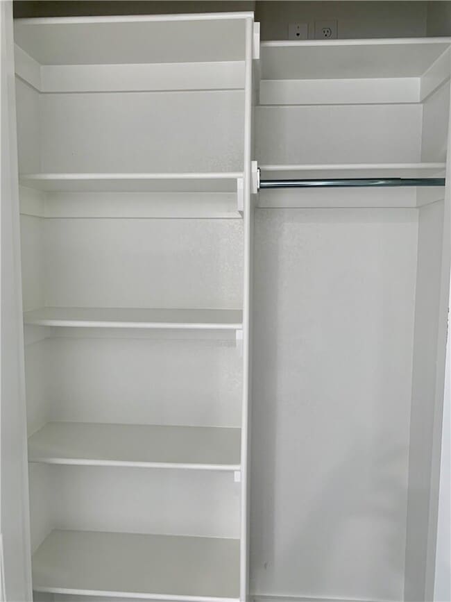 Building Photo - 451 Red Robin St