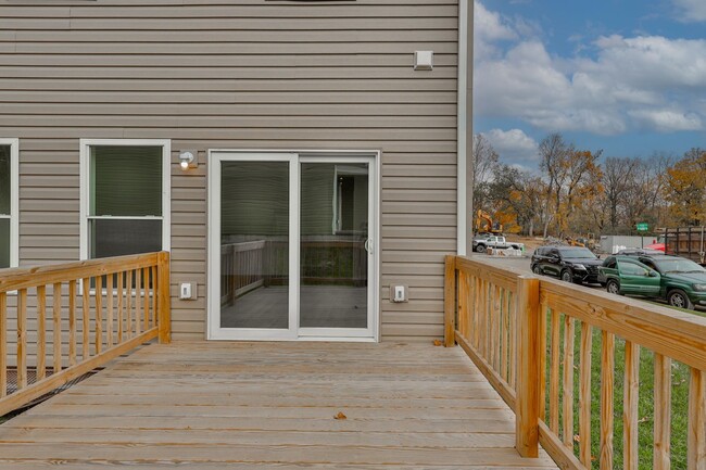 Building Photo - Brand-new construction 3 bedroom townhouse...