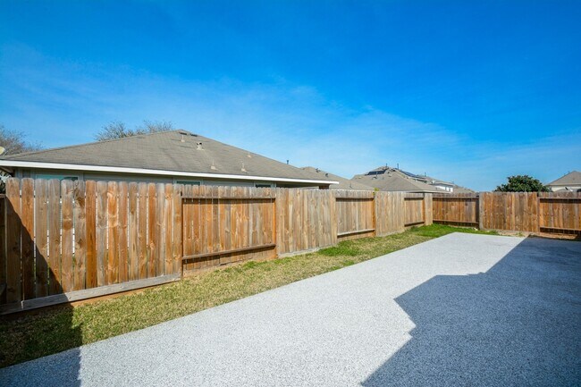 Building Photo - 6527 Capridge Dr