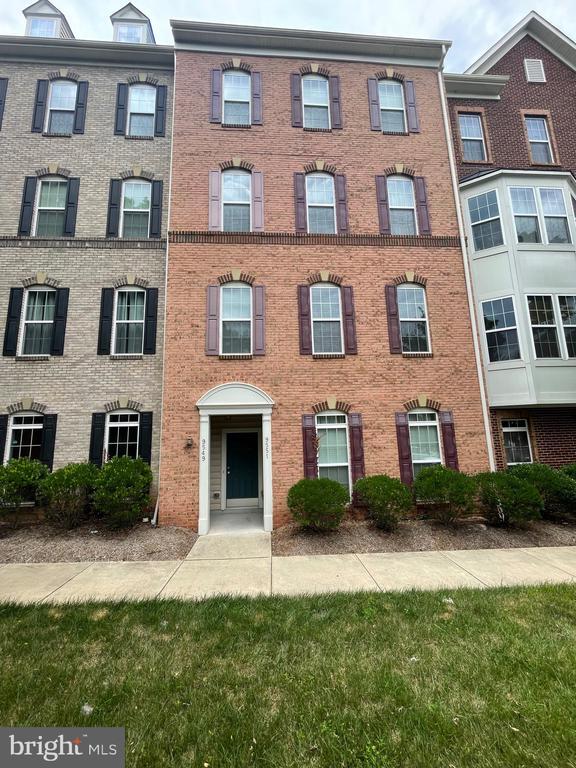 Primary Photo - 9551 S Hall Terrace