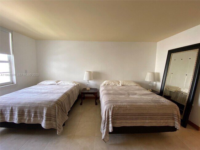 Building Photo - 100 Lincoln Rd