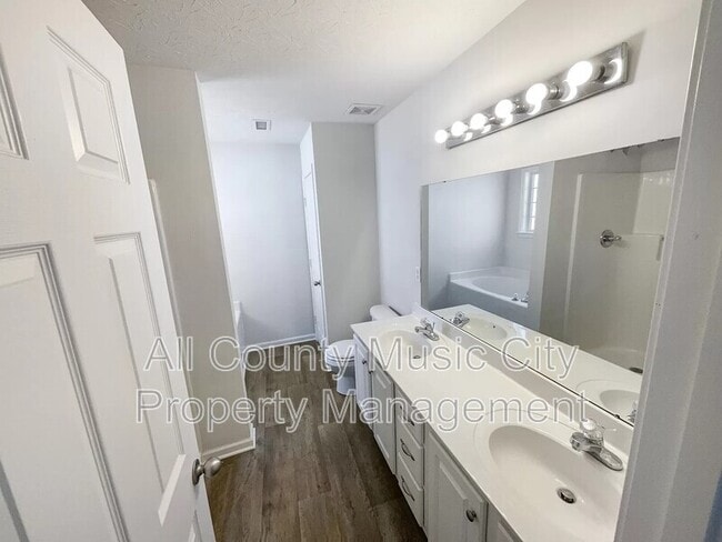 Building Photo - 1945 Stoney Meadow Dr