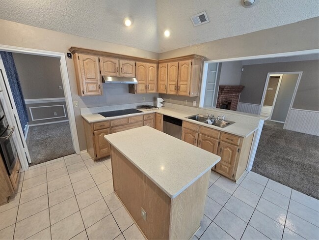 Building Photo - 2609 Classic Ct E
