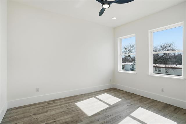 Building Photo - 125 Palm Ln