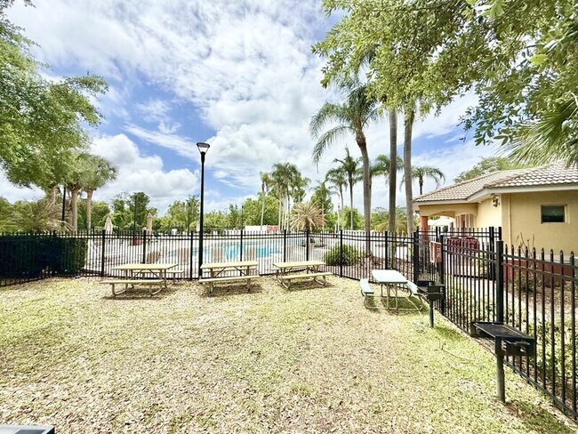 Building Photo - 2140 Mystic Ring Loop