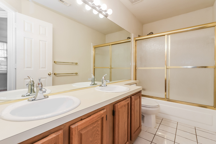 Building Photo - 11302 Rocky Mill Dr